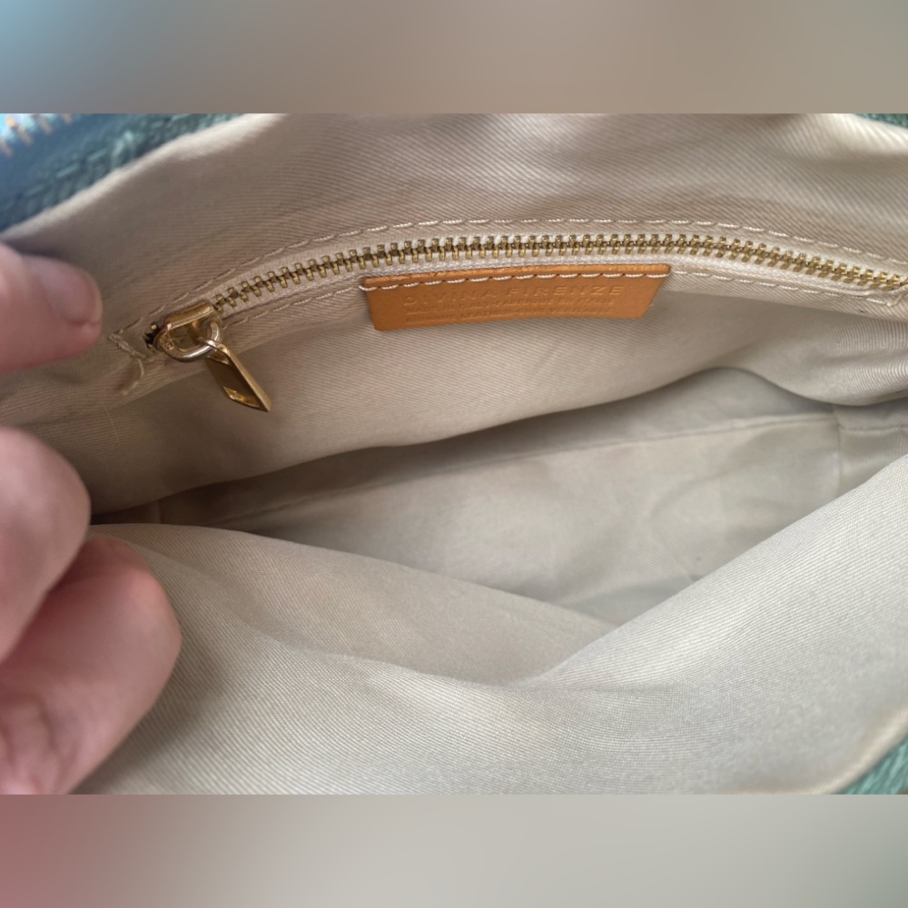 Divinia Firenze | Mint Green Pebbled Italian Leather Purse | Crossbody - Picture 9 of 15